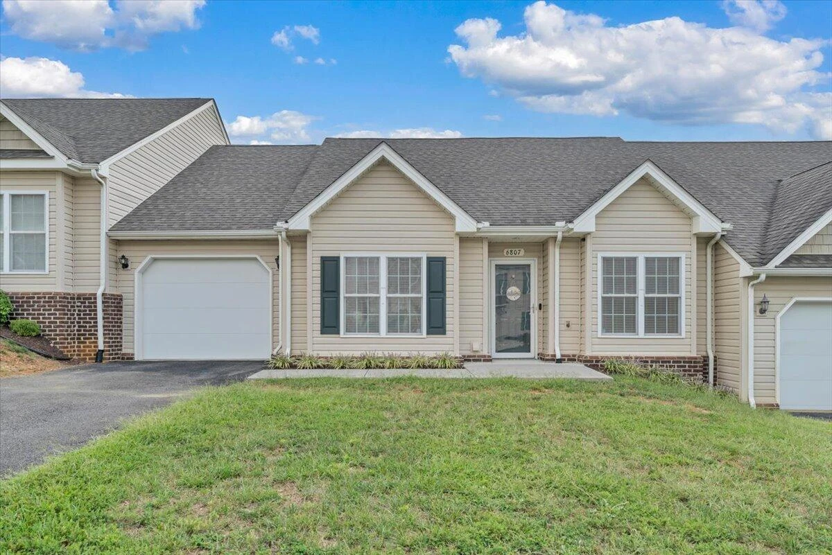 6807 Village Green DR - Photo 25