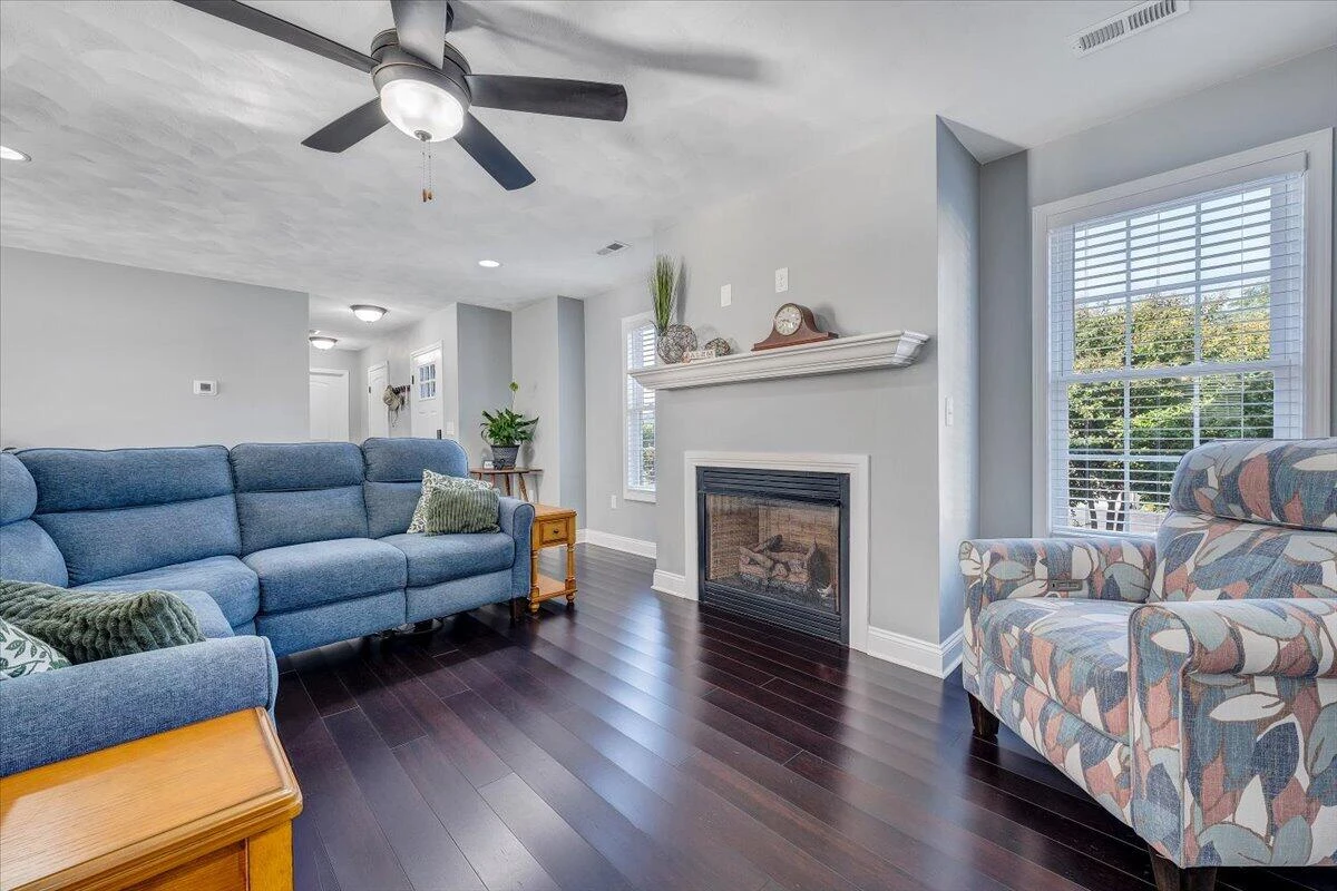 700 Bradford CIR - Photo 7