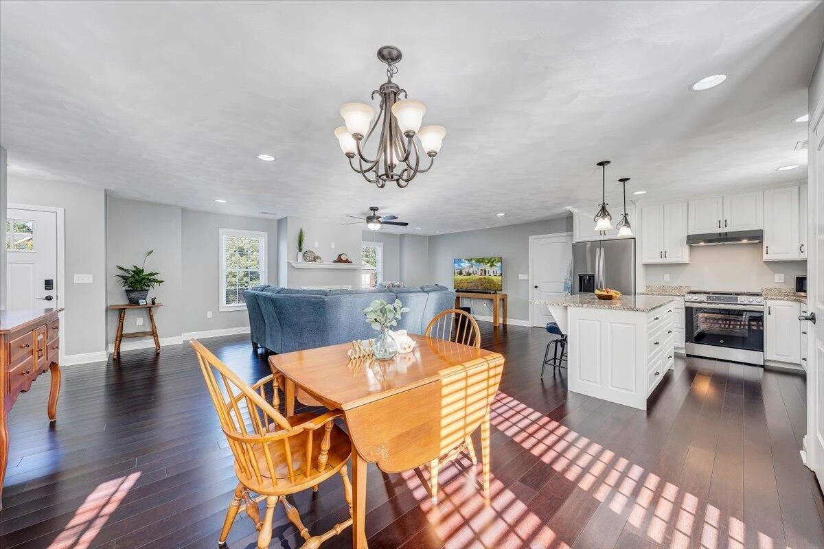 700 Bradford CIR - Photo 14