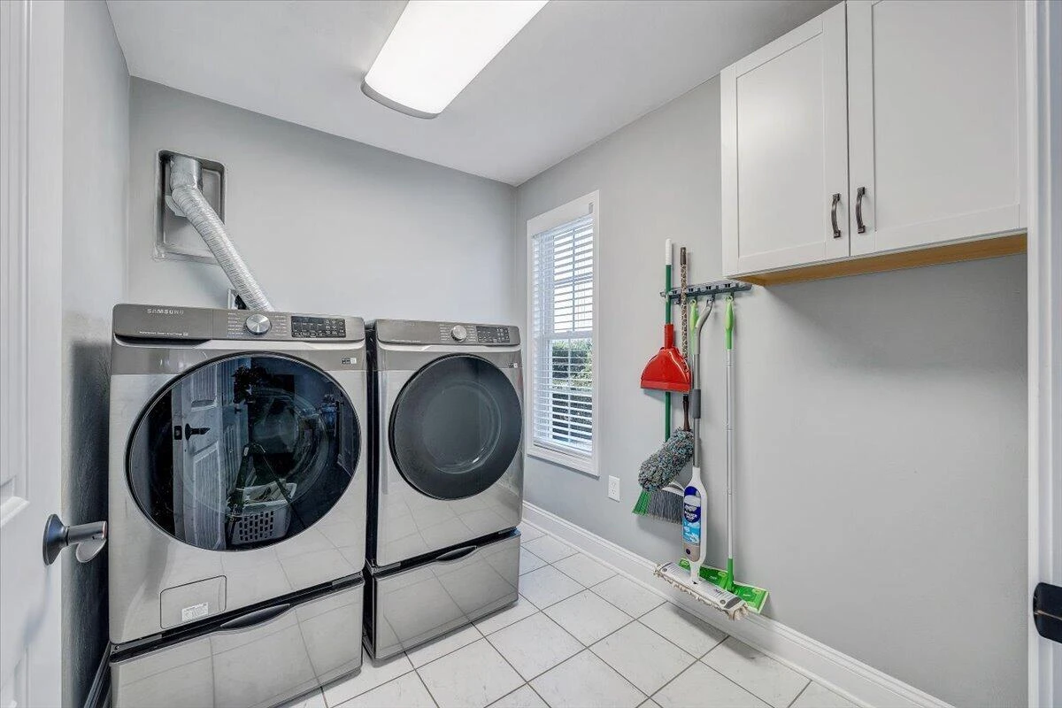 700 Bradford CIR - Photo 16
