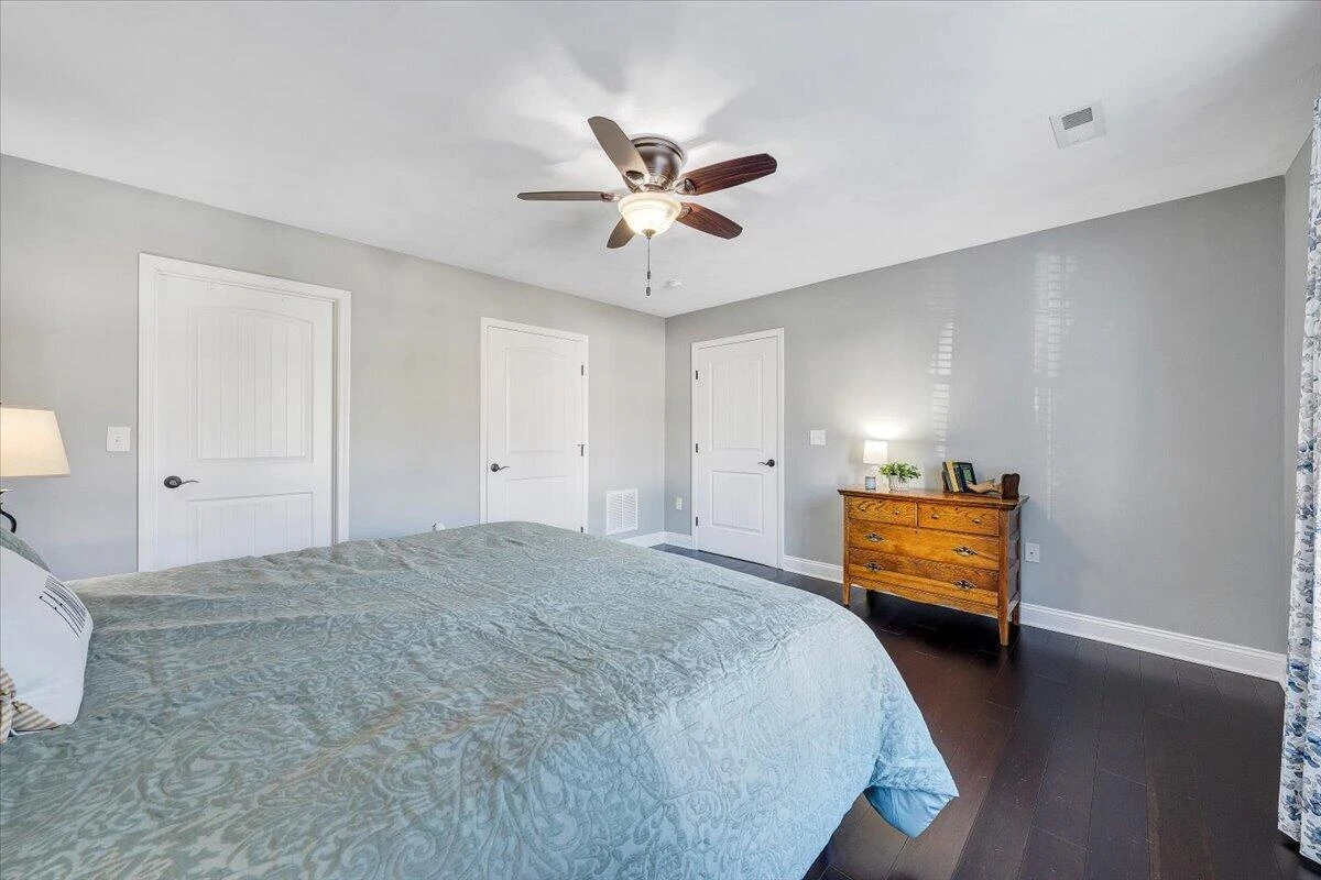 700 Bradford CIR - Photo 18