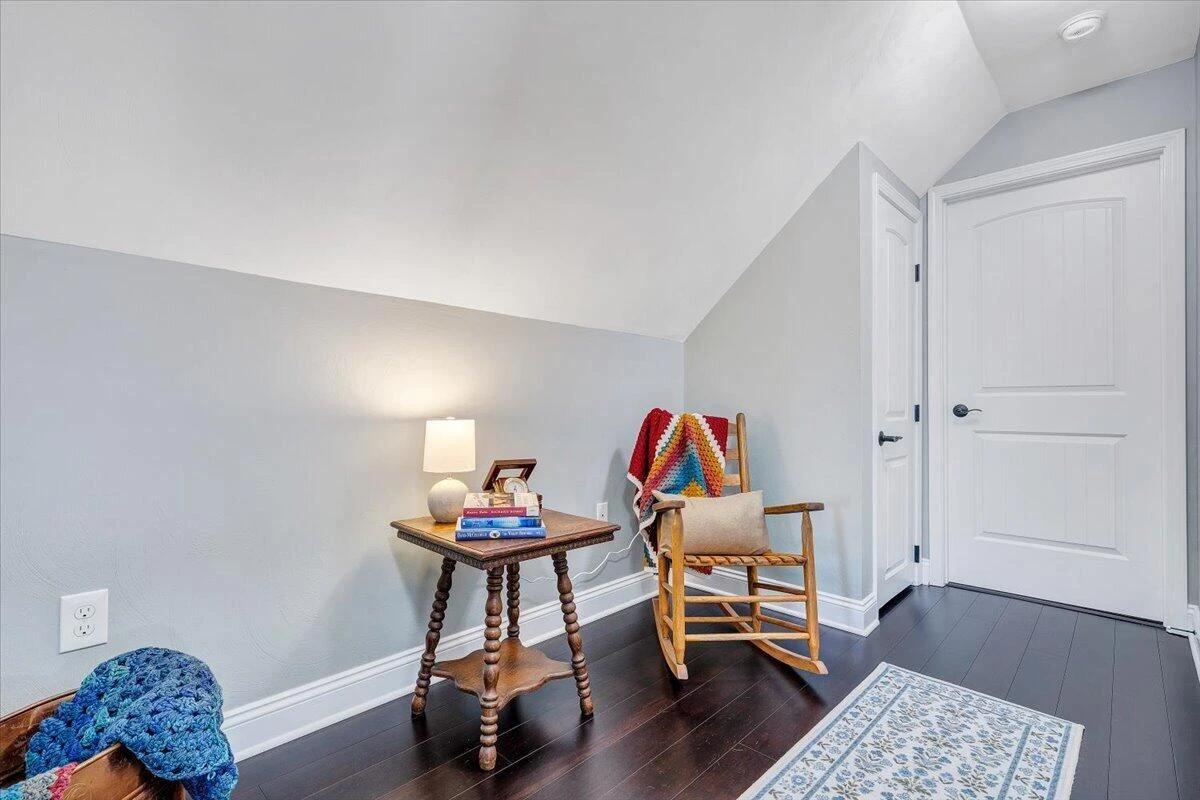 700 Bradford CIR - Photo 22