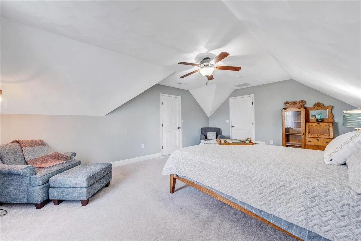 700 Bradford CIR - Photo 24