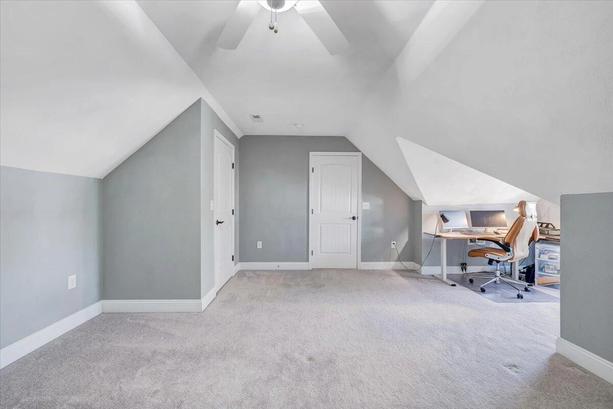 700 Bradford CIR - Photo 28