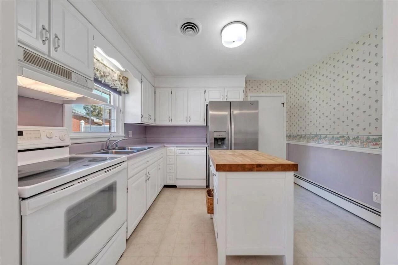 156 Manor ST - Photo 14