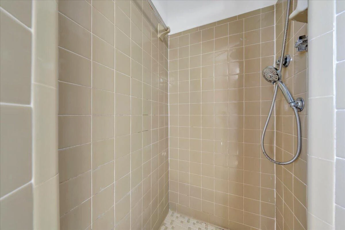 156 Manor ST - Photo 27