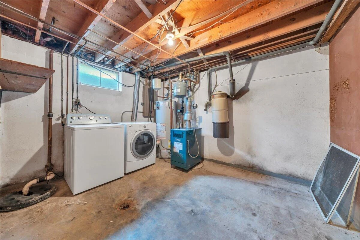 156 Manor ST - Photo 45