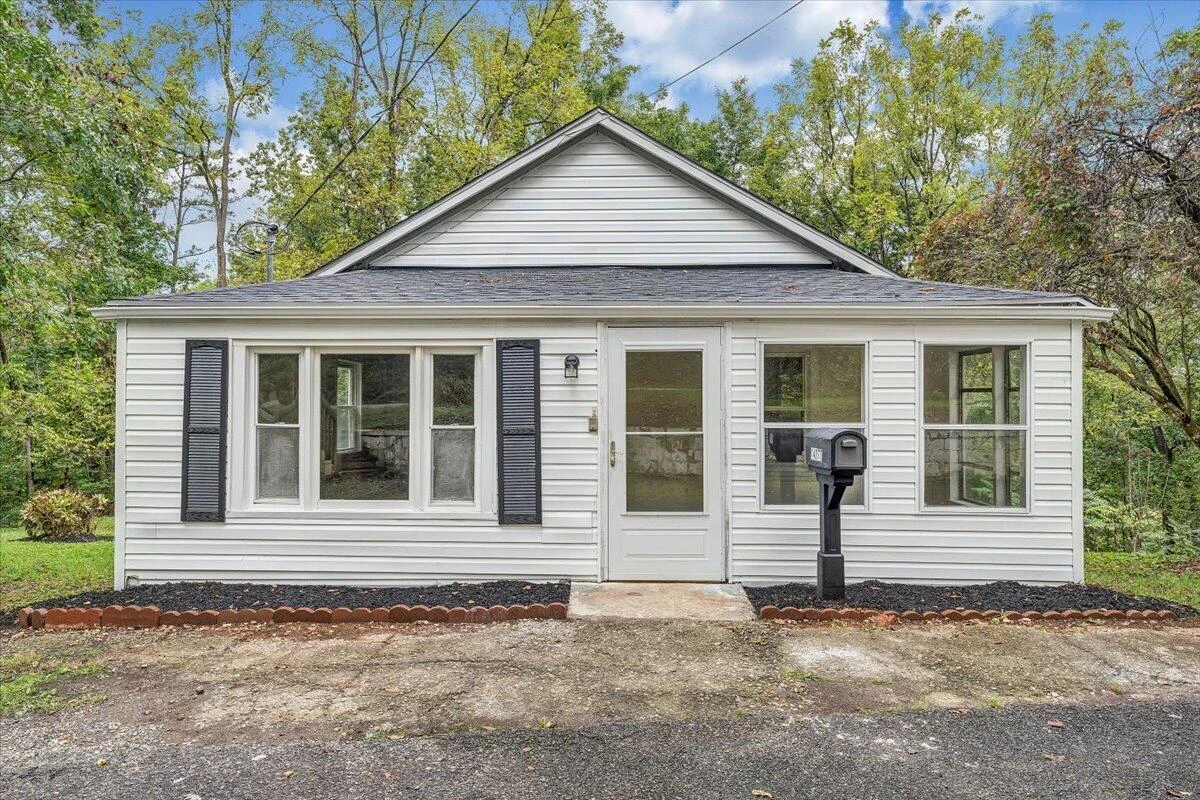 14377 Stewartsville RD - Photo 2