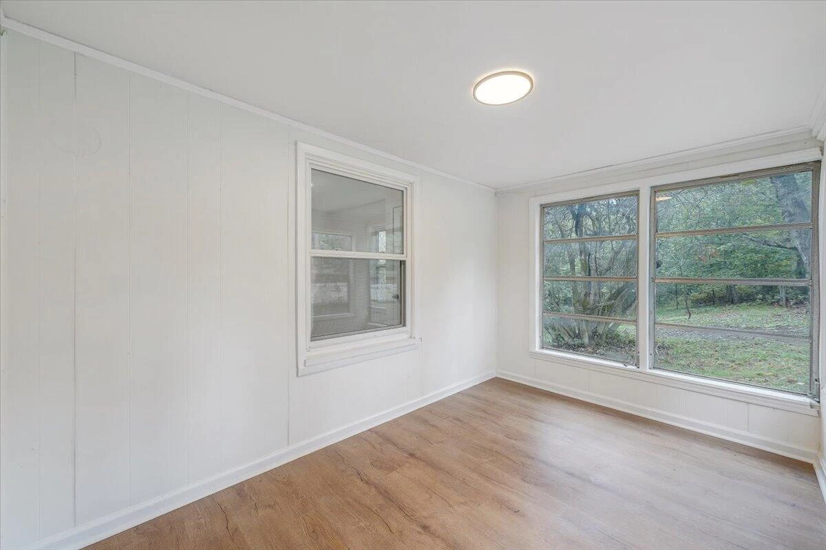 14377 Stewartsville RD - Photo 4