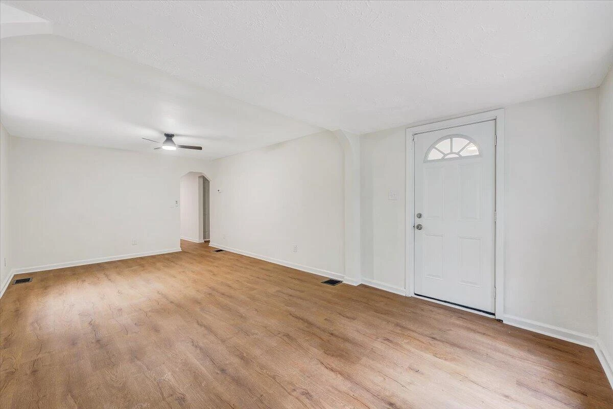 14377 Stewartsville RD - Photo 7