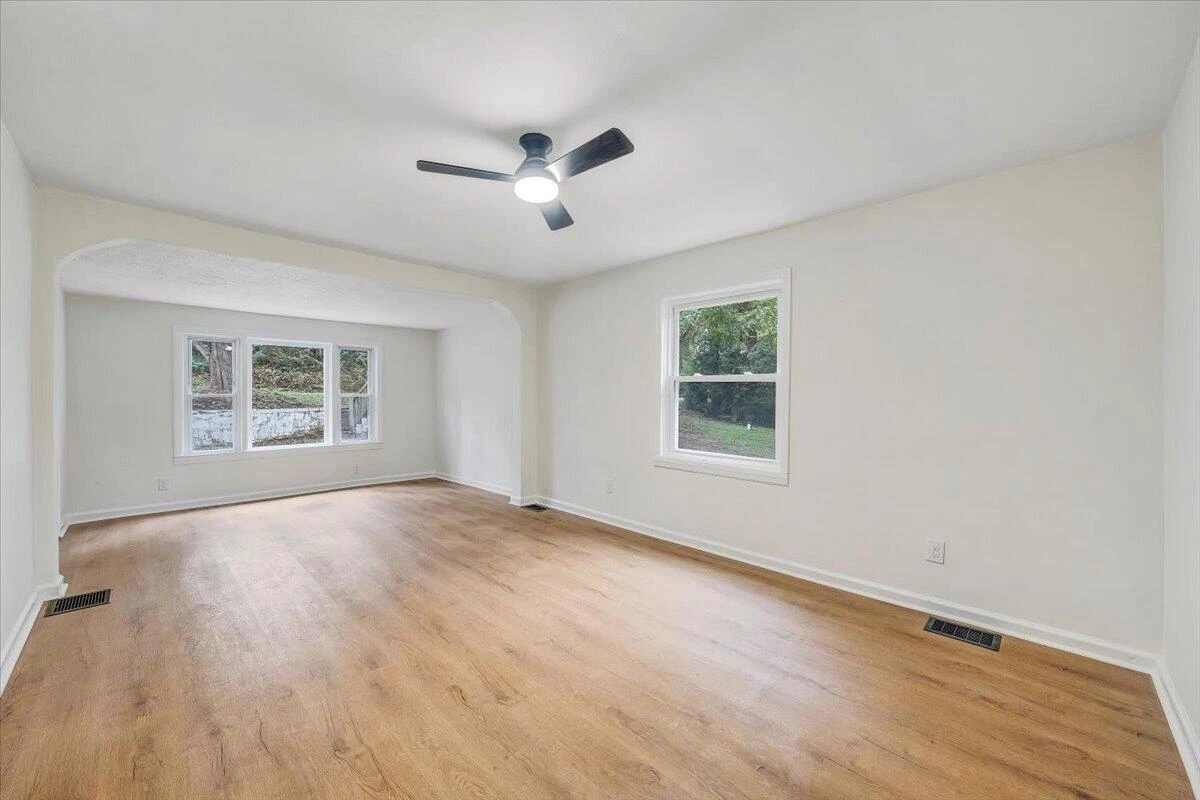 14377 Stewartsville RD - Photo 8