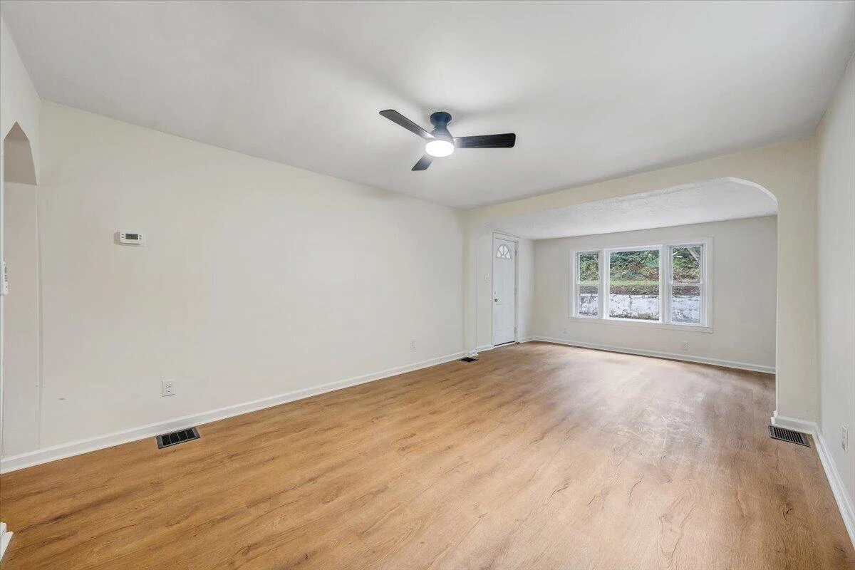 14377 Stewartsville RD - Photo 9