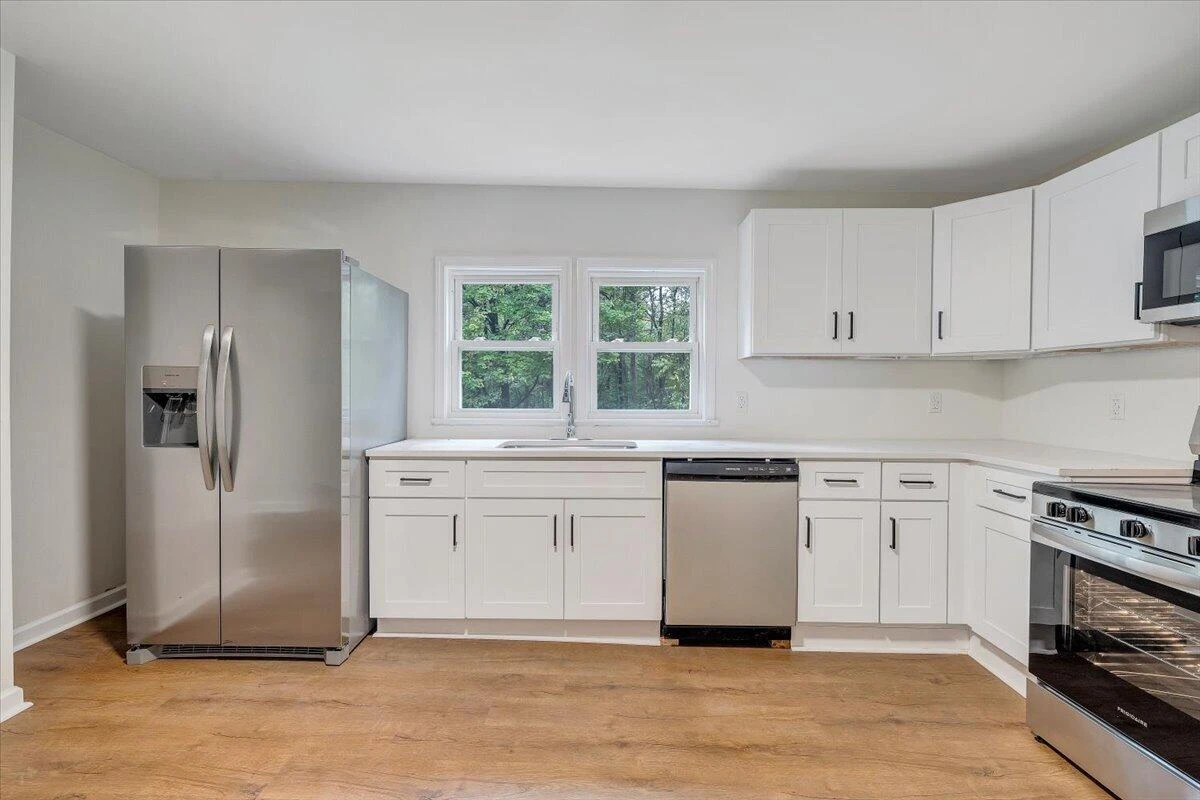 14377 Stewartsville RD - Photo 11