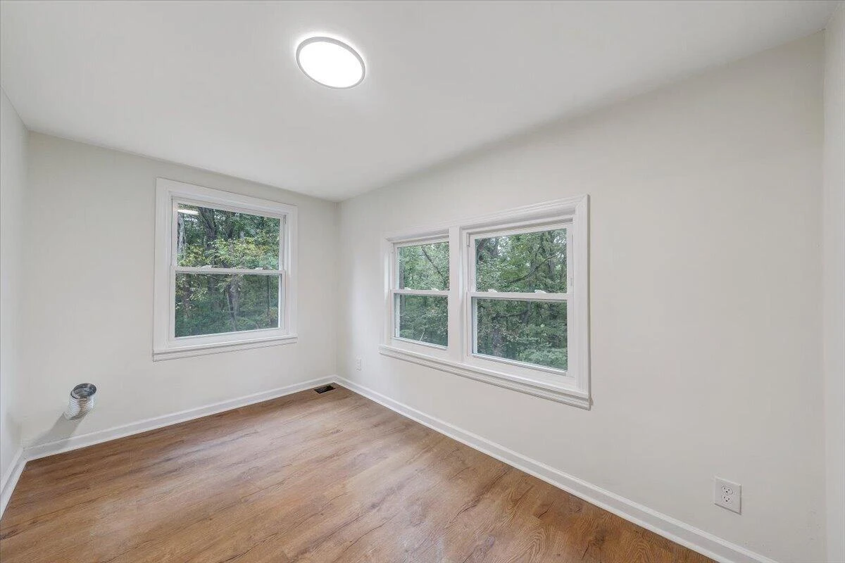14377 Stewartsville RD - Photo 15