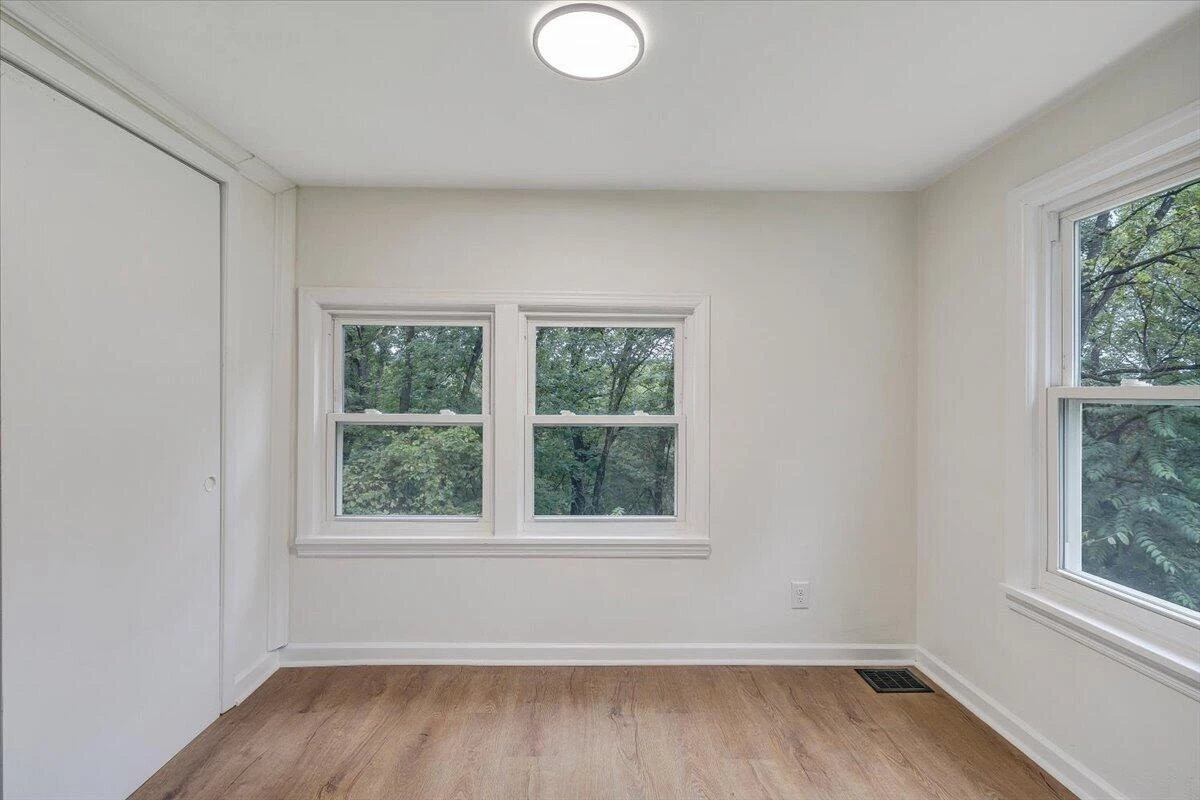14377 Stewartsville RD - Photo 18