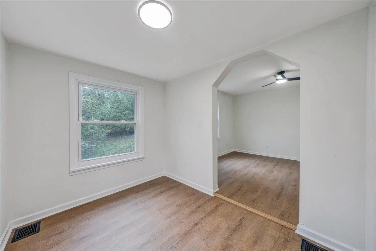 14377 Stewartsville RD - Photo 19