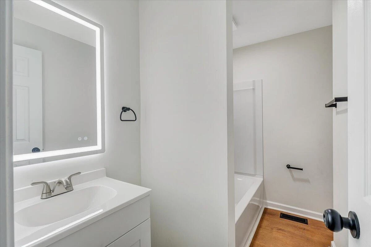 14377 Stewartsville RD - Photo 20