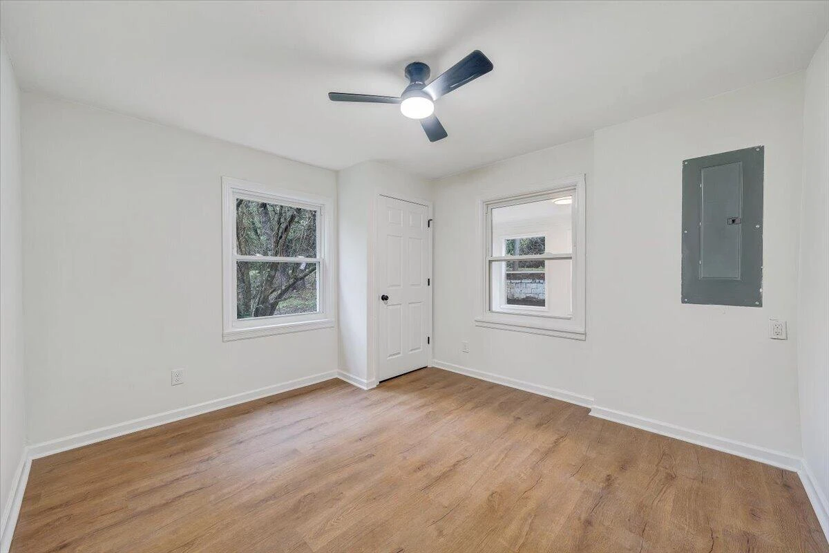 14377 Stewartsville RD - Photo 21