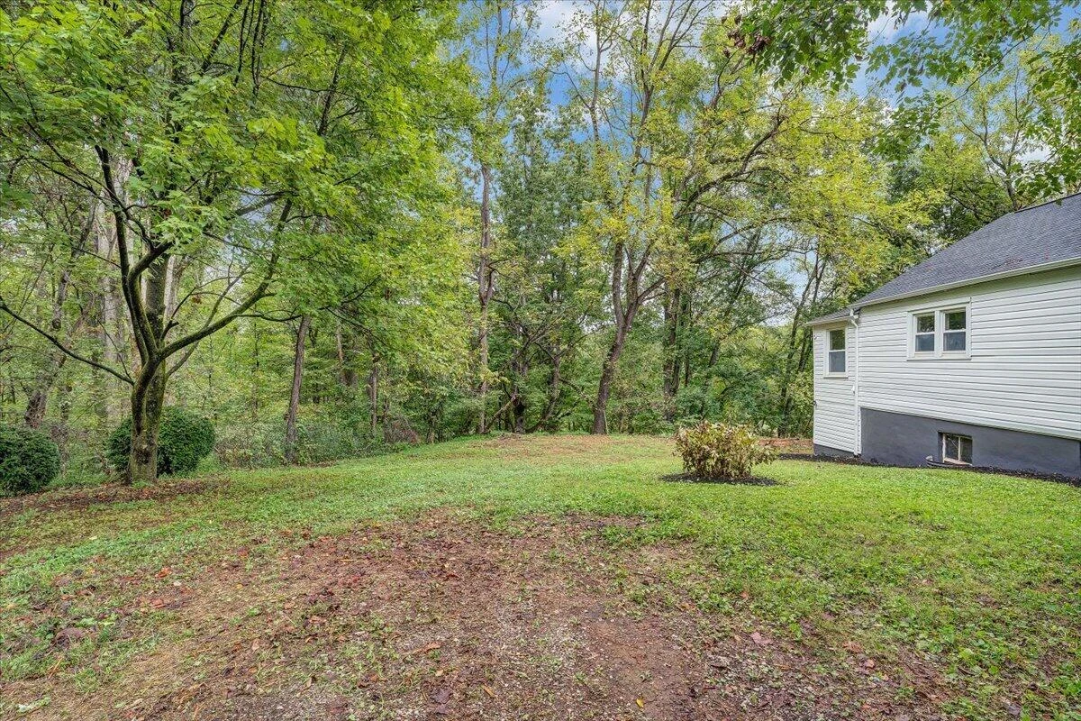 14377 Stewartsville RD - Photo 29