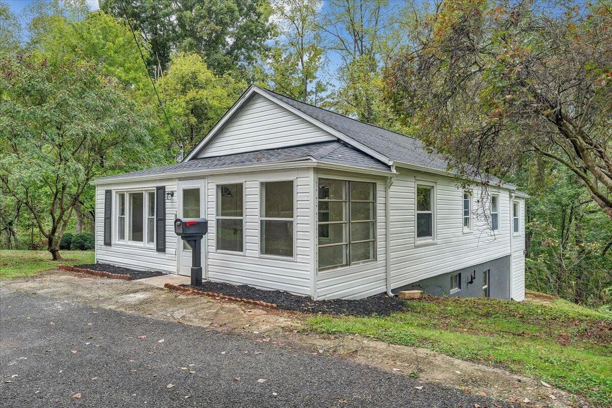 14377 Stewartsville RD - Photo 32