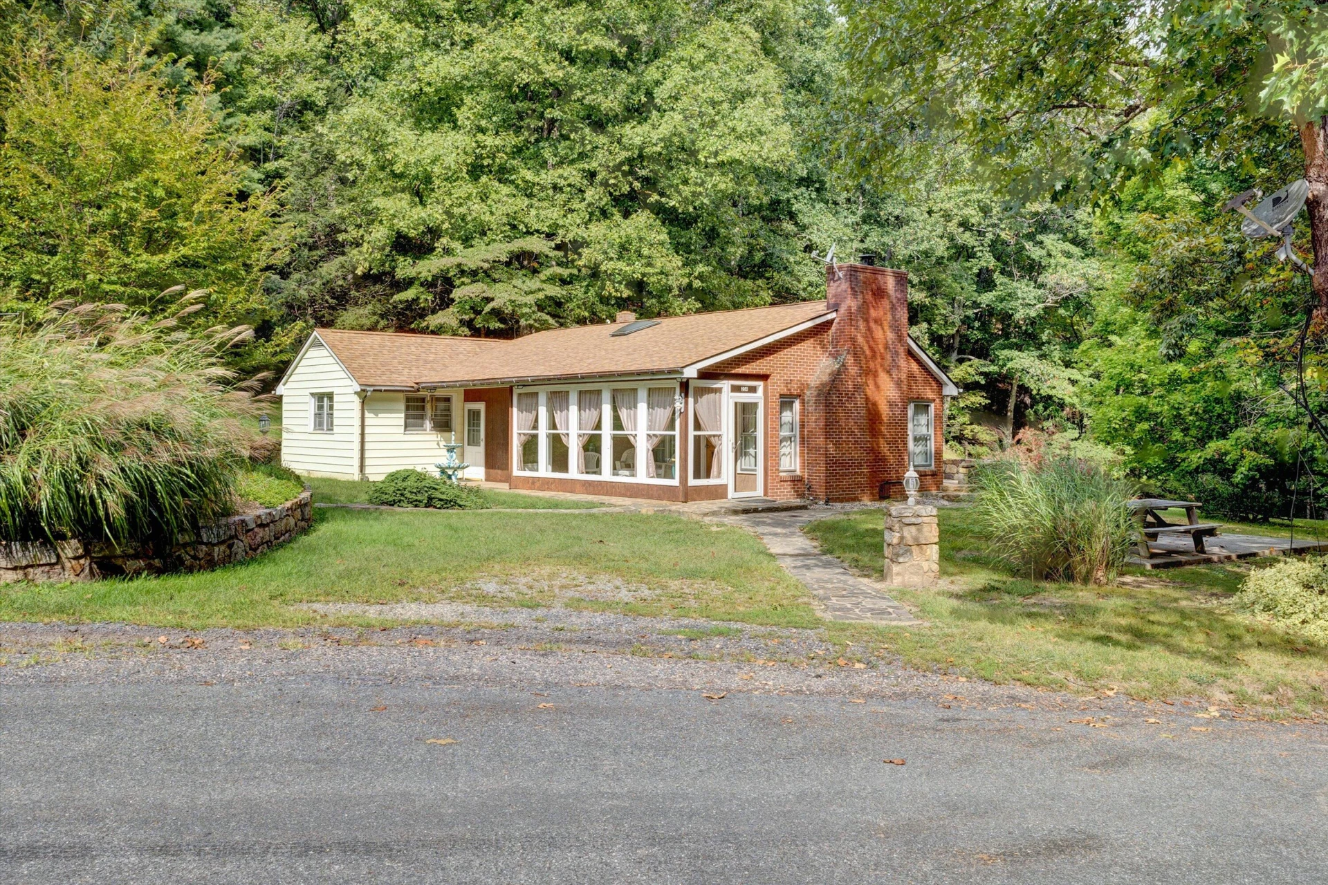 204 Boone RD