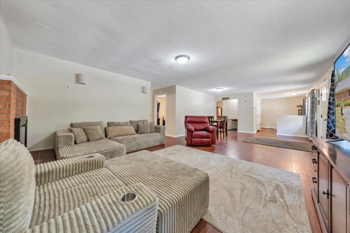 431 Boyd ST - Photo 5