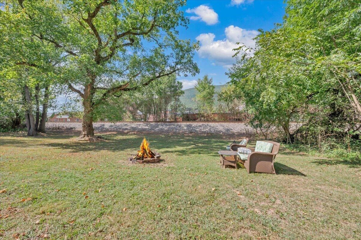 431 Boyd ST - Photo 32