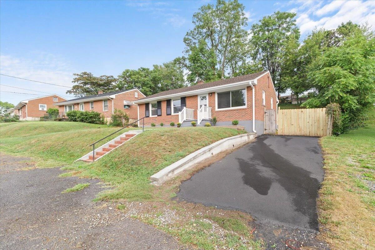 4928 Rowe Ridge RD NW - Photo 3