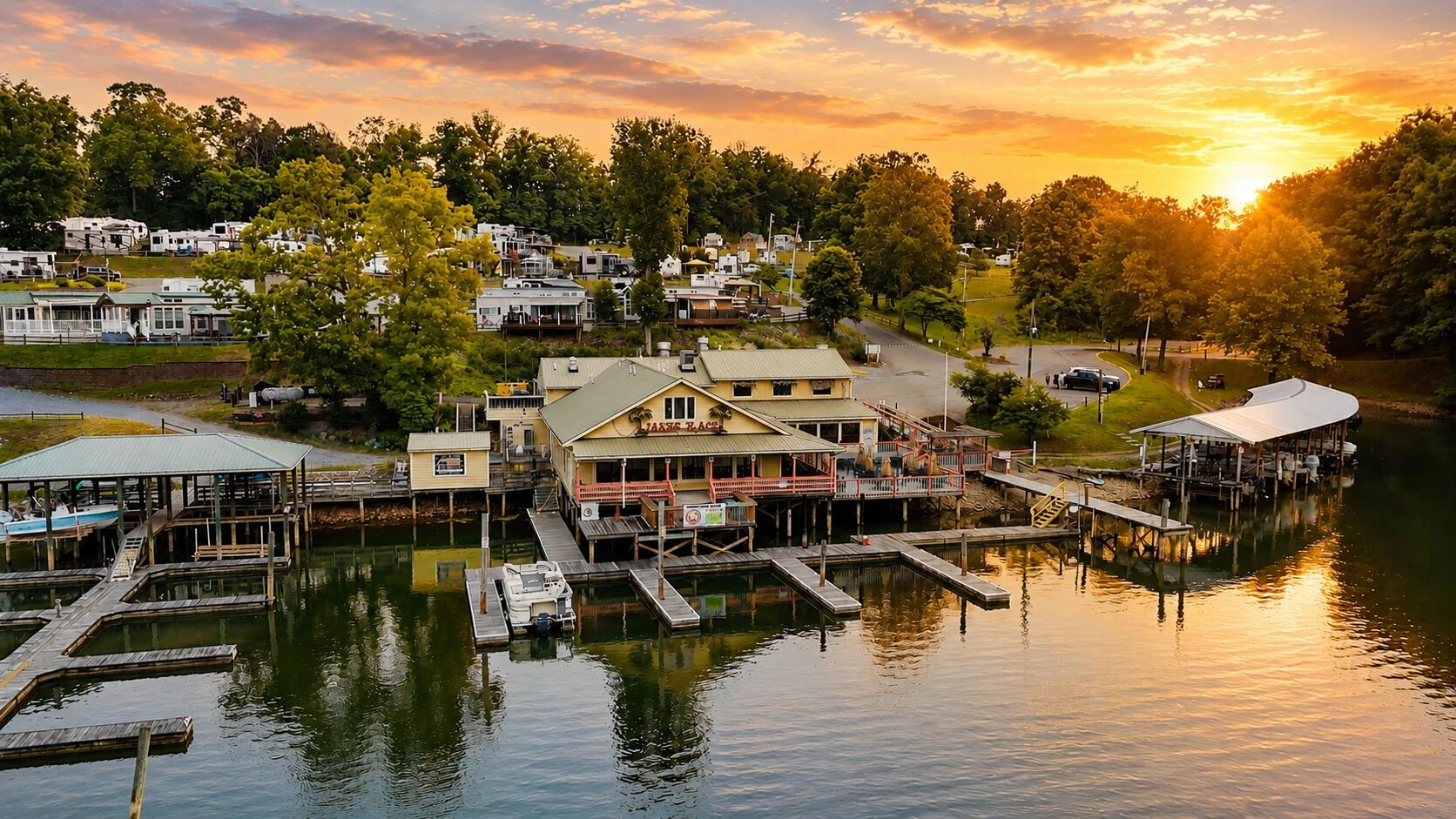 1041 Harbour Inn LN