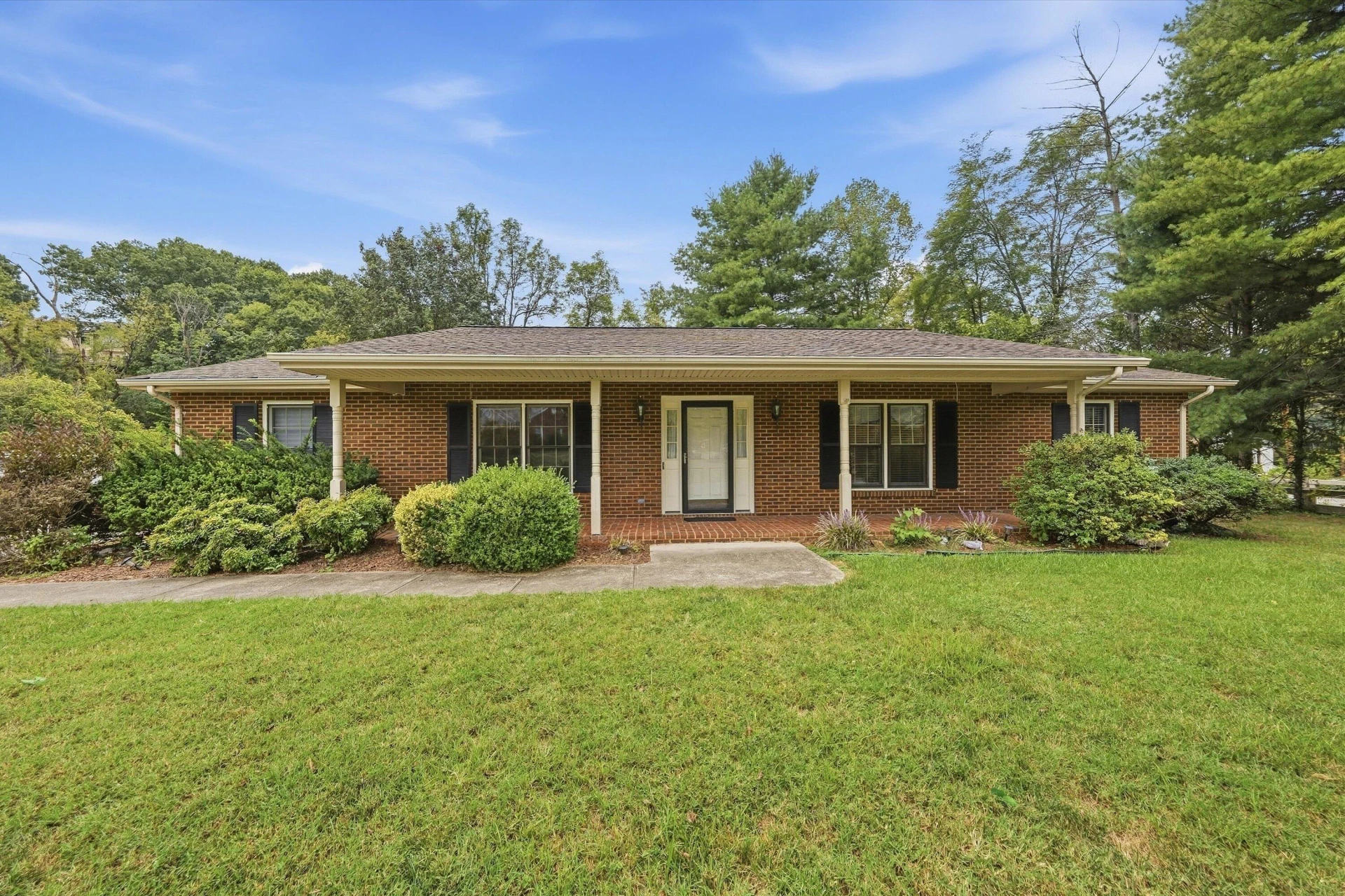 3180 Garst Cabin DR