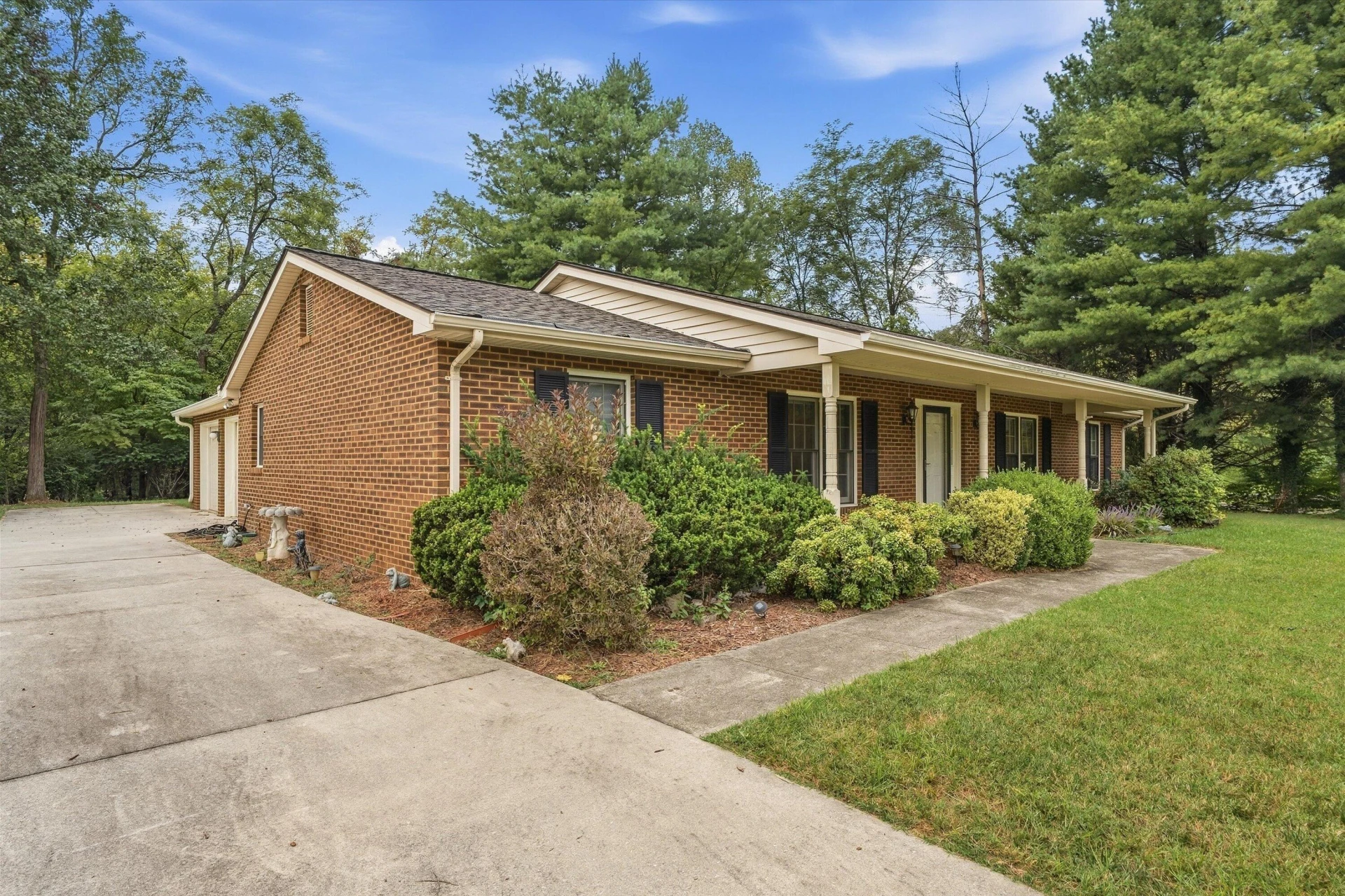 3180 Garst Cabin DR - Photo 3