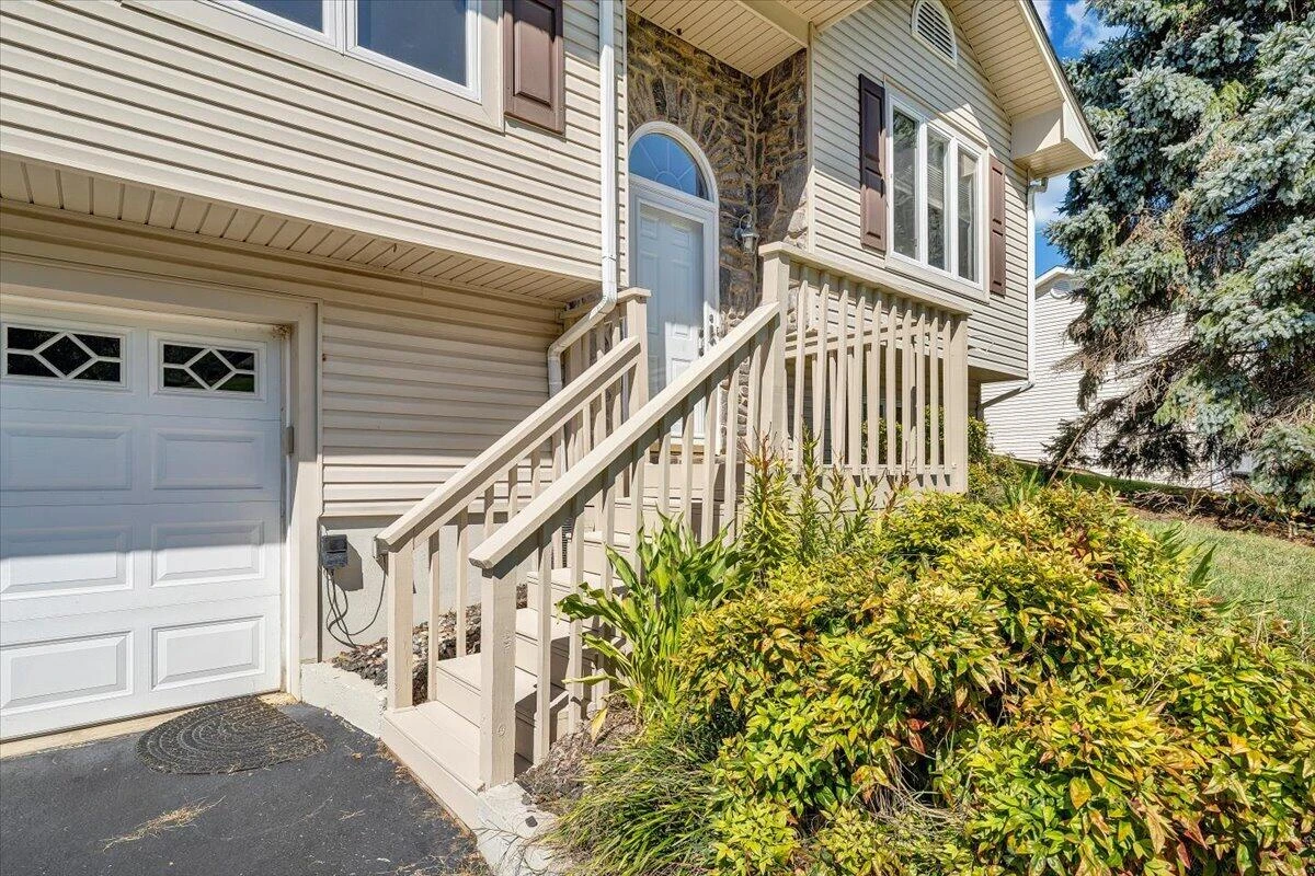 3831 Cundiff DR - Photo 4