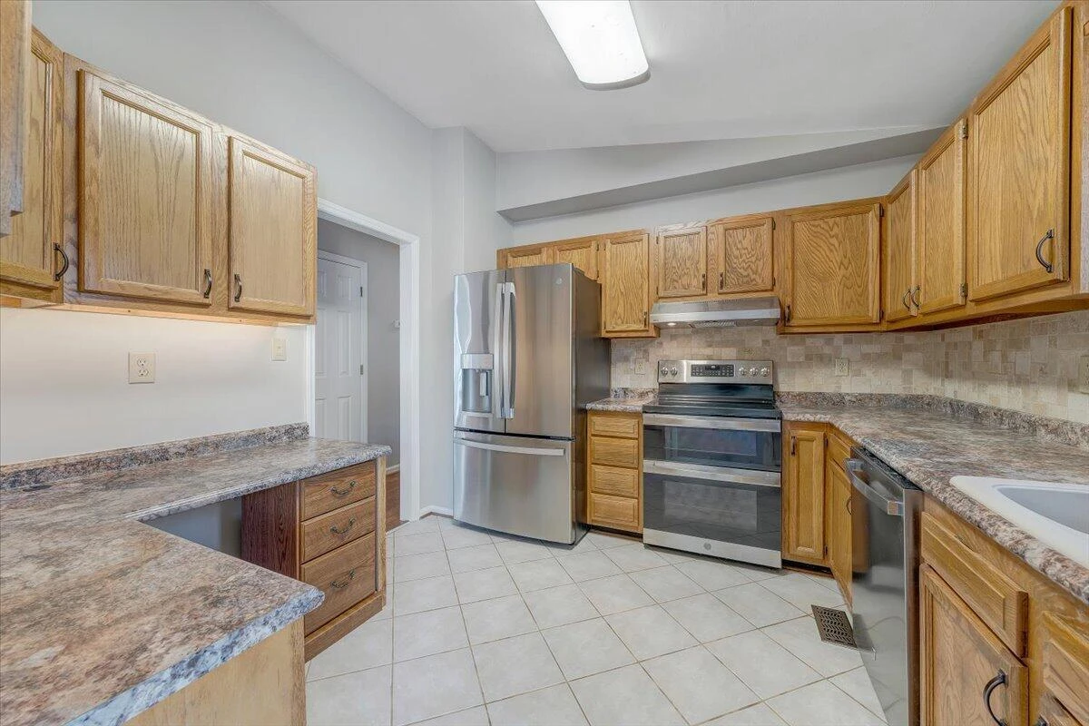 3831 Cundiff DR - Photo 10