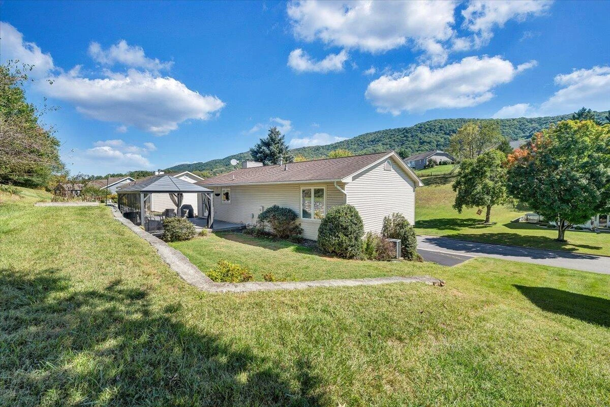 3831 Cundiff DR - Photo 30