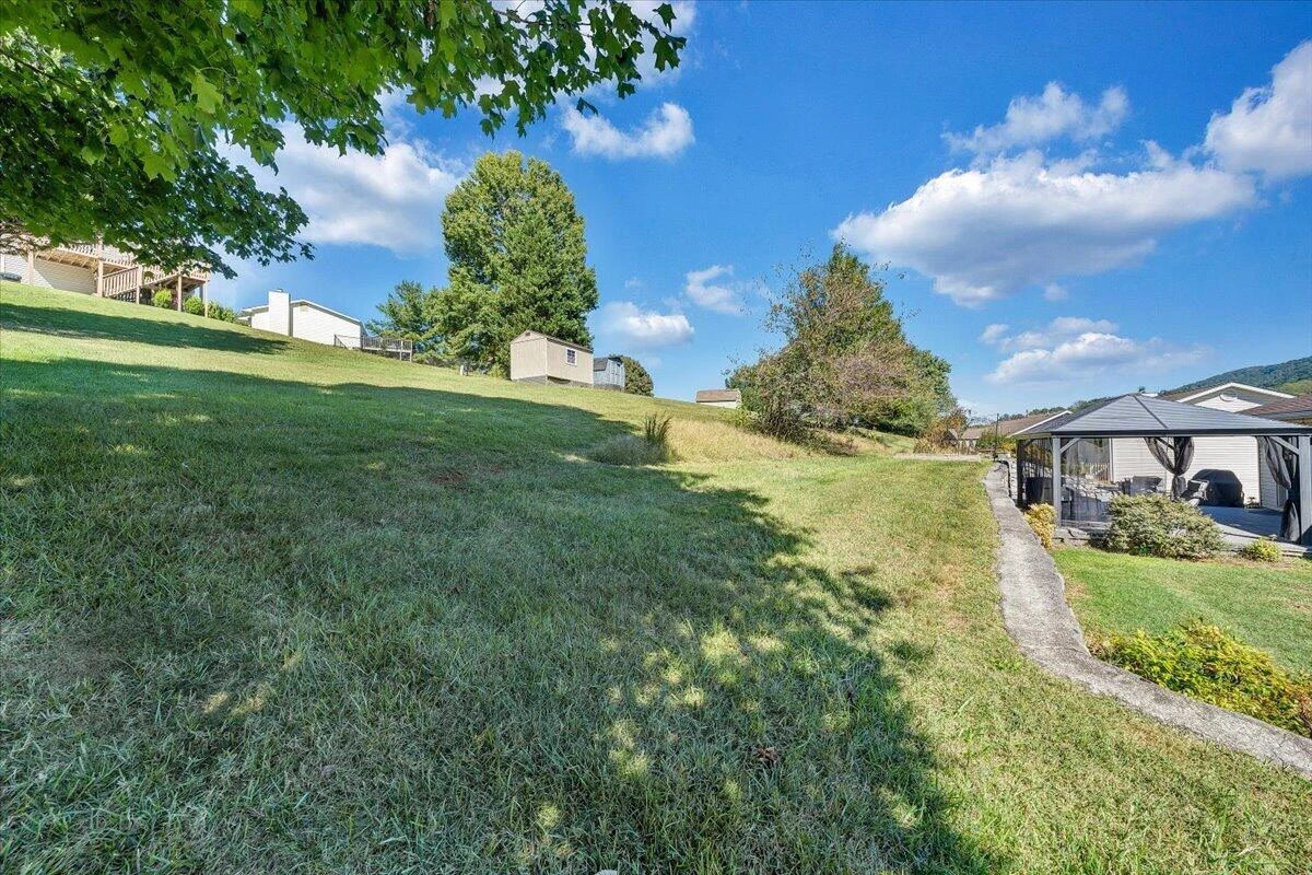 3831 Cundiff DR - Photo 31