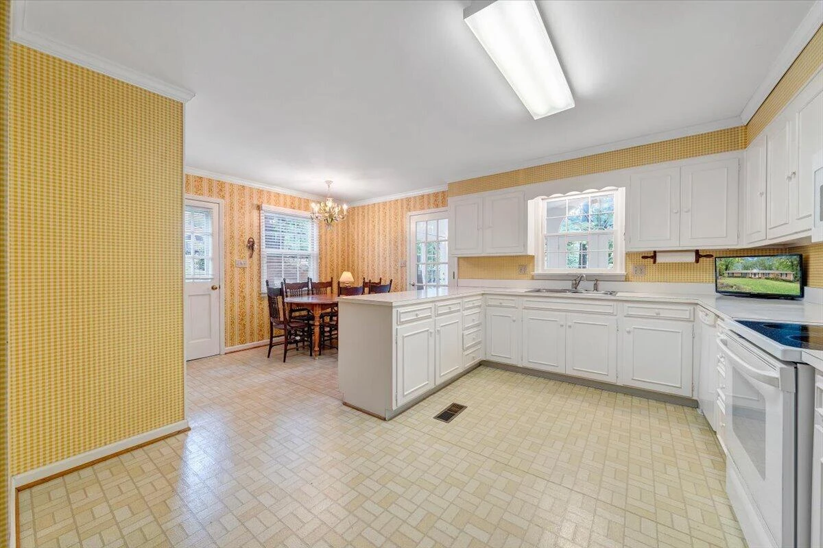 3010 Links Manor DR - Photo 6