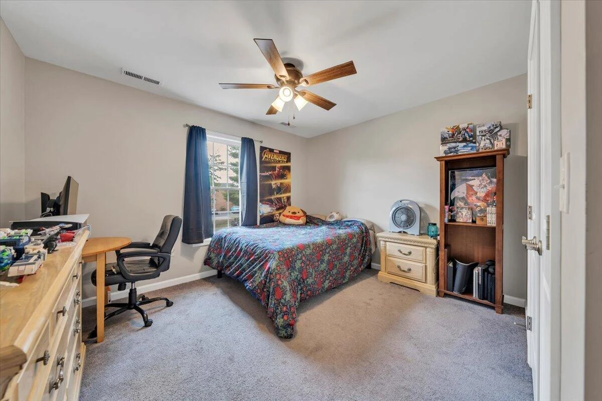 205 Rutledge CIR - Photo 18