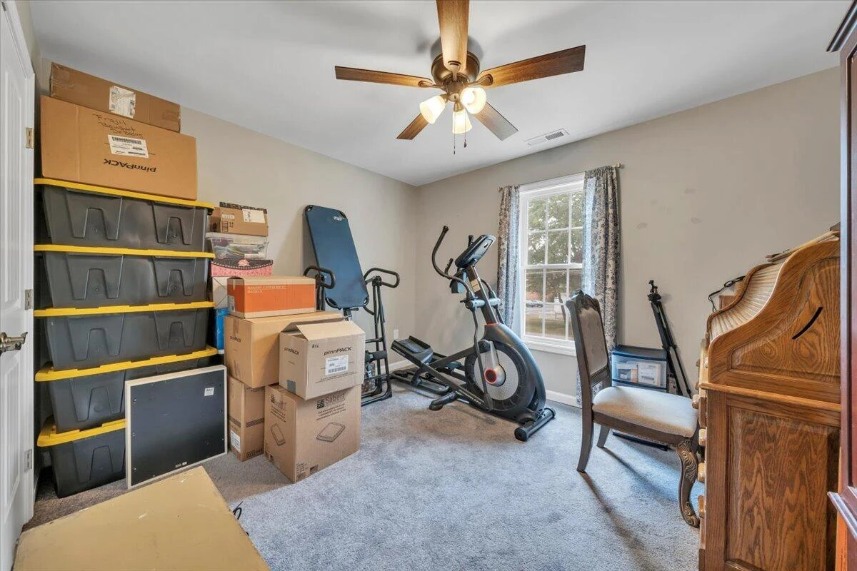 205 Rutledge CIR - Photo 19