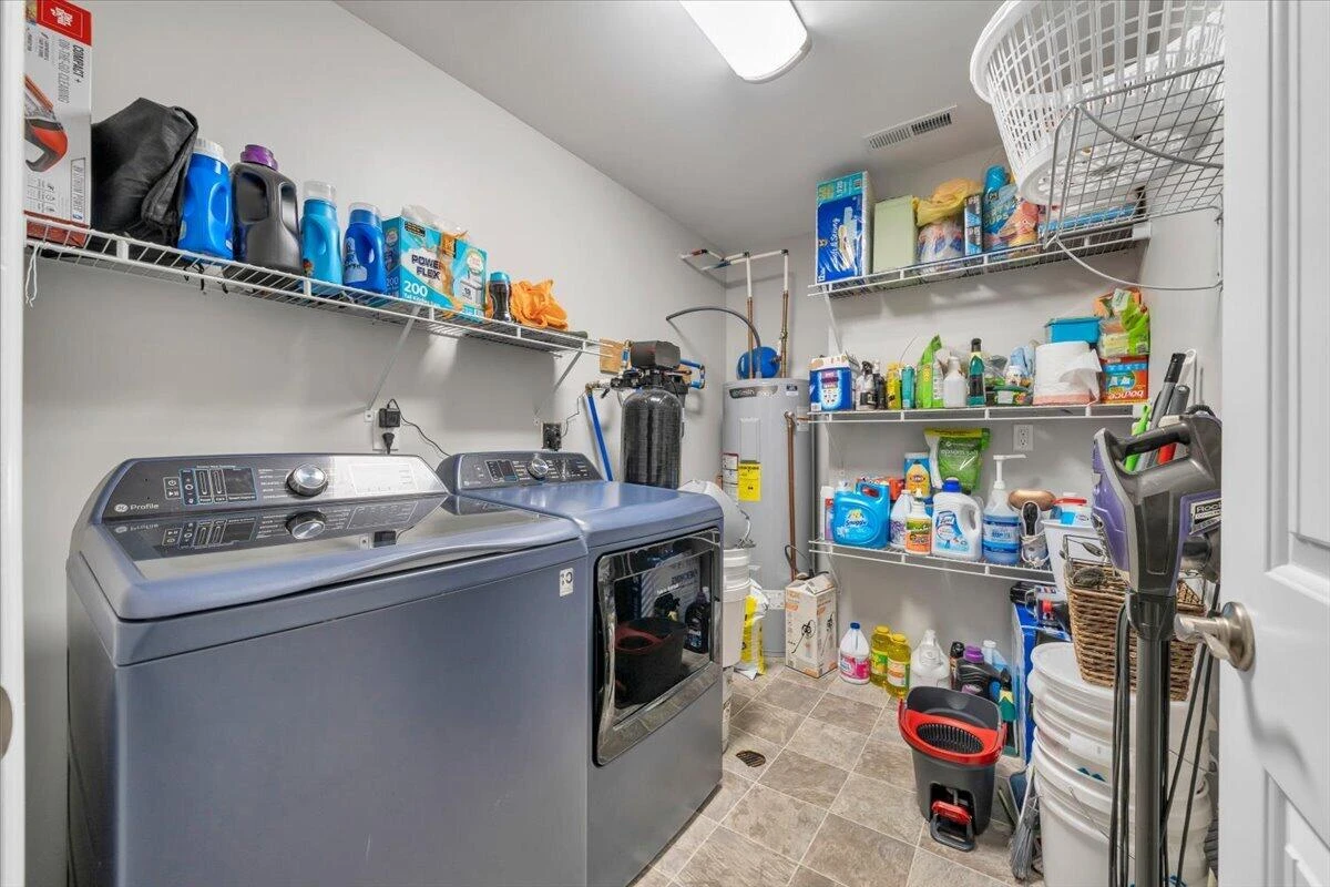 205 Rutledge CIR - Photo 21