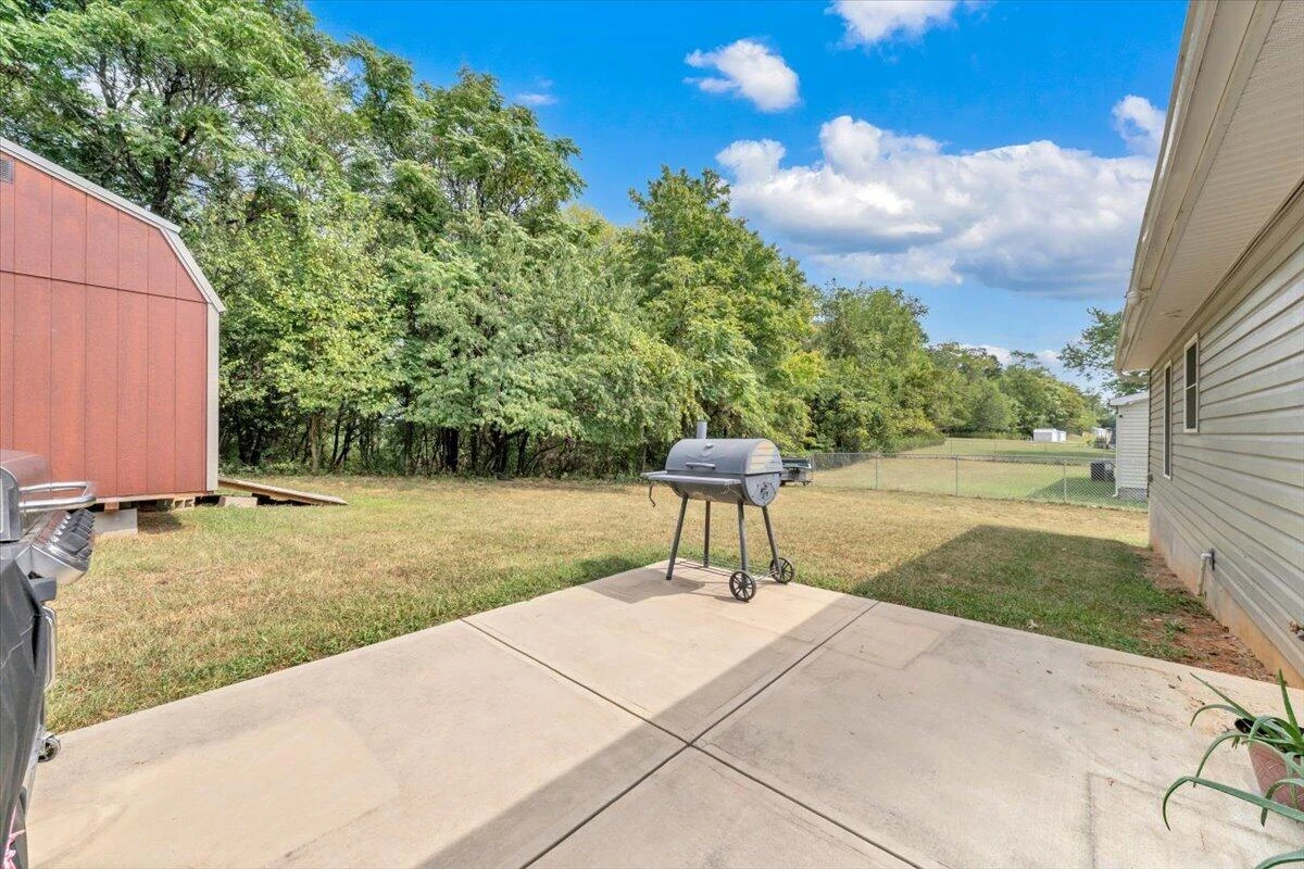 205 Rutledge CIR - Photo 22
