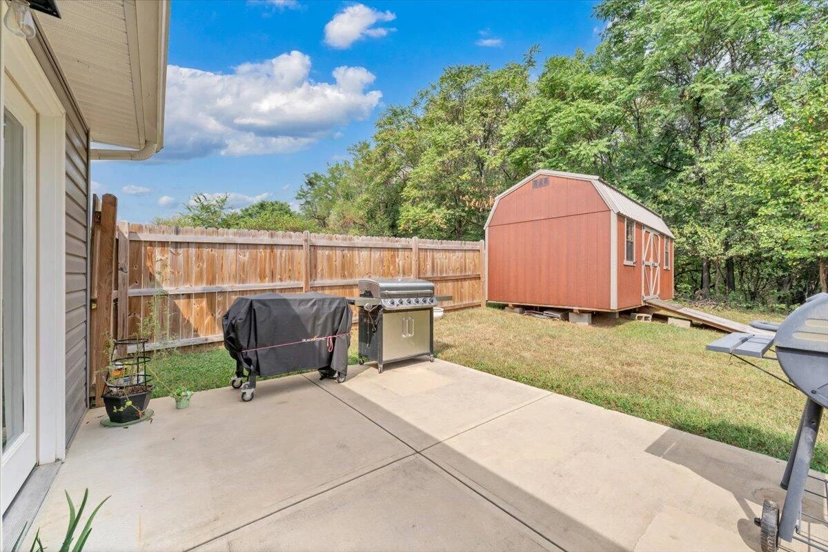205 Rutledge CIR - Photo 23