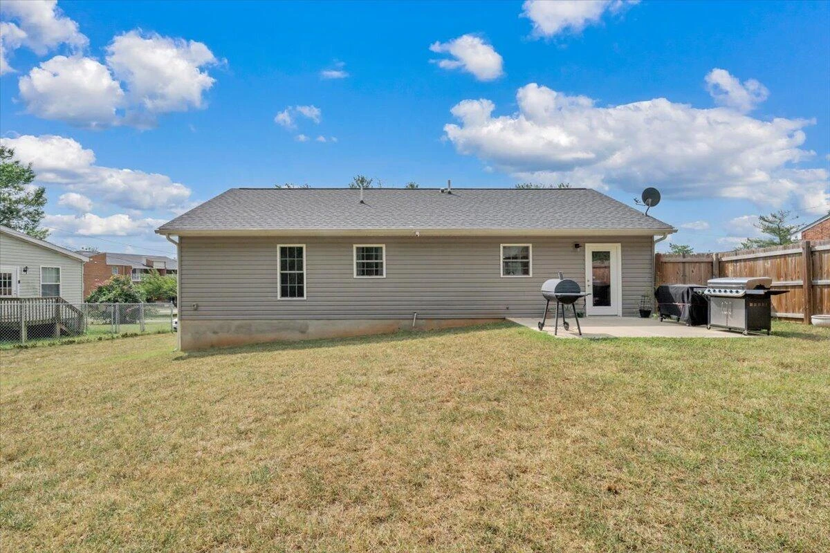 205 Rutledge CIR - Photo 26