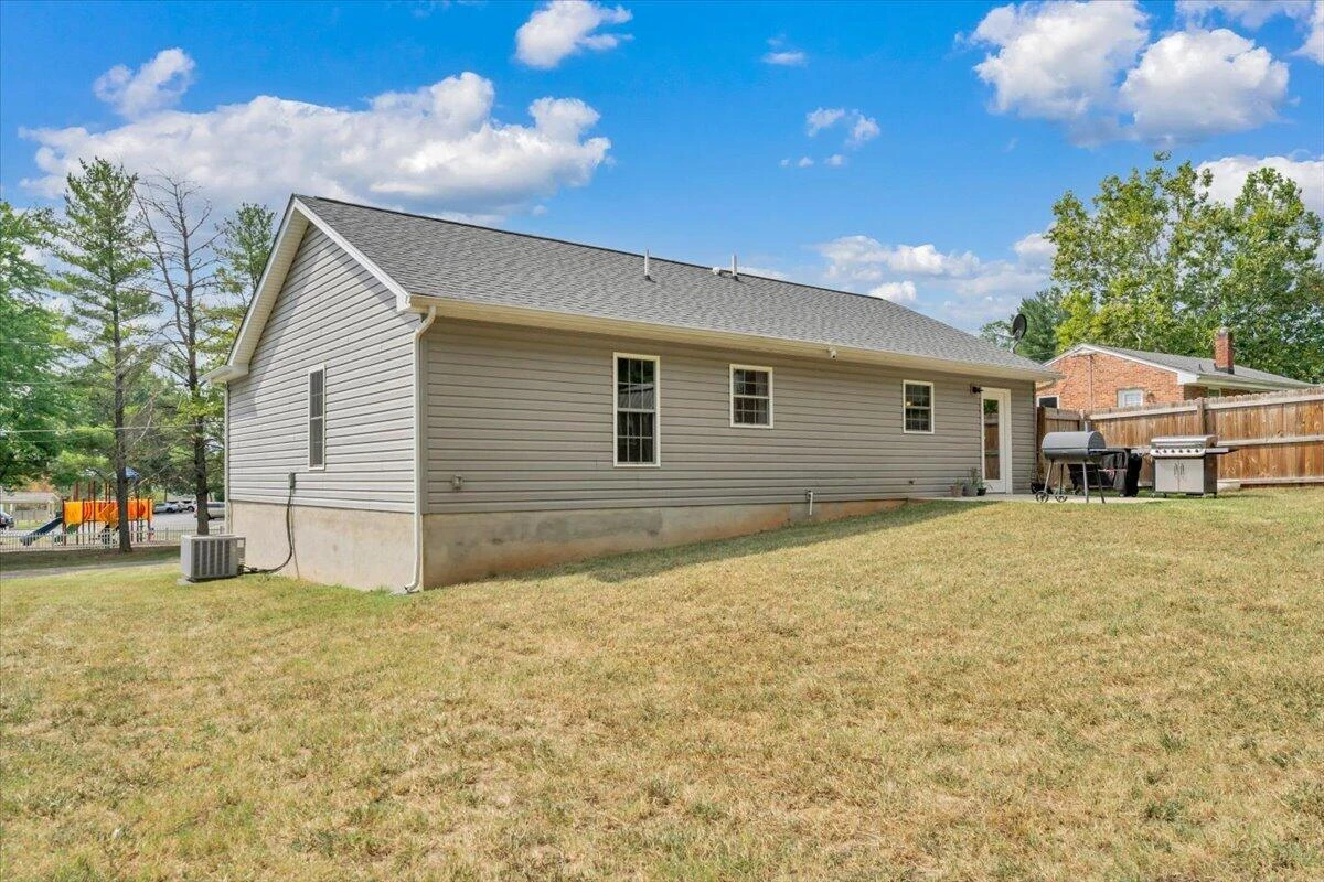205 Rutledge CIR - Photo 27
