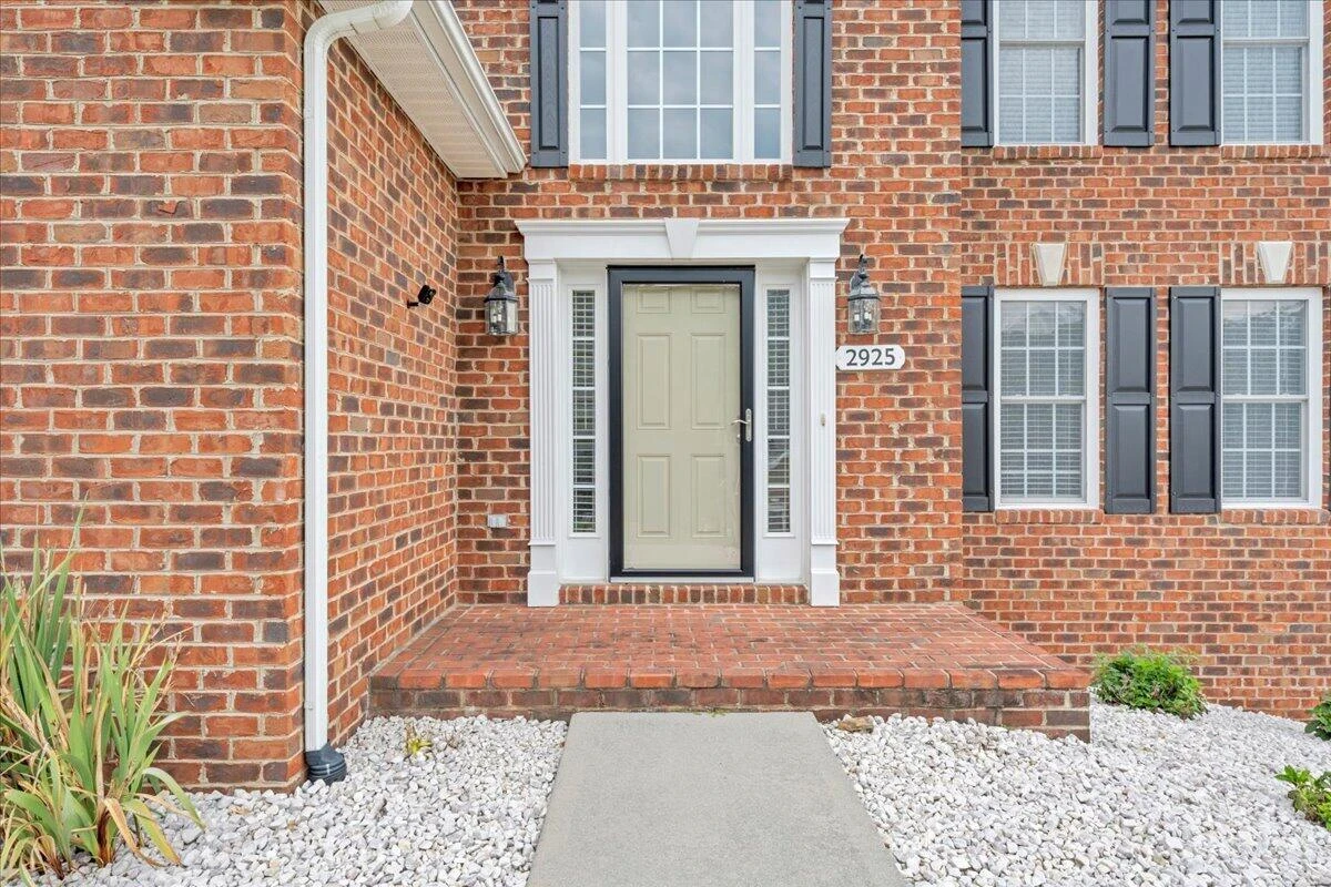2925 Phillips Brook LN - Photo 4