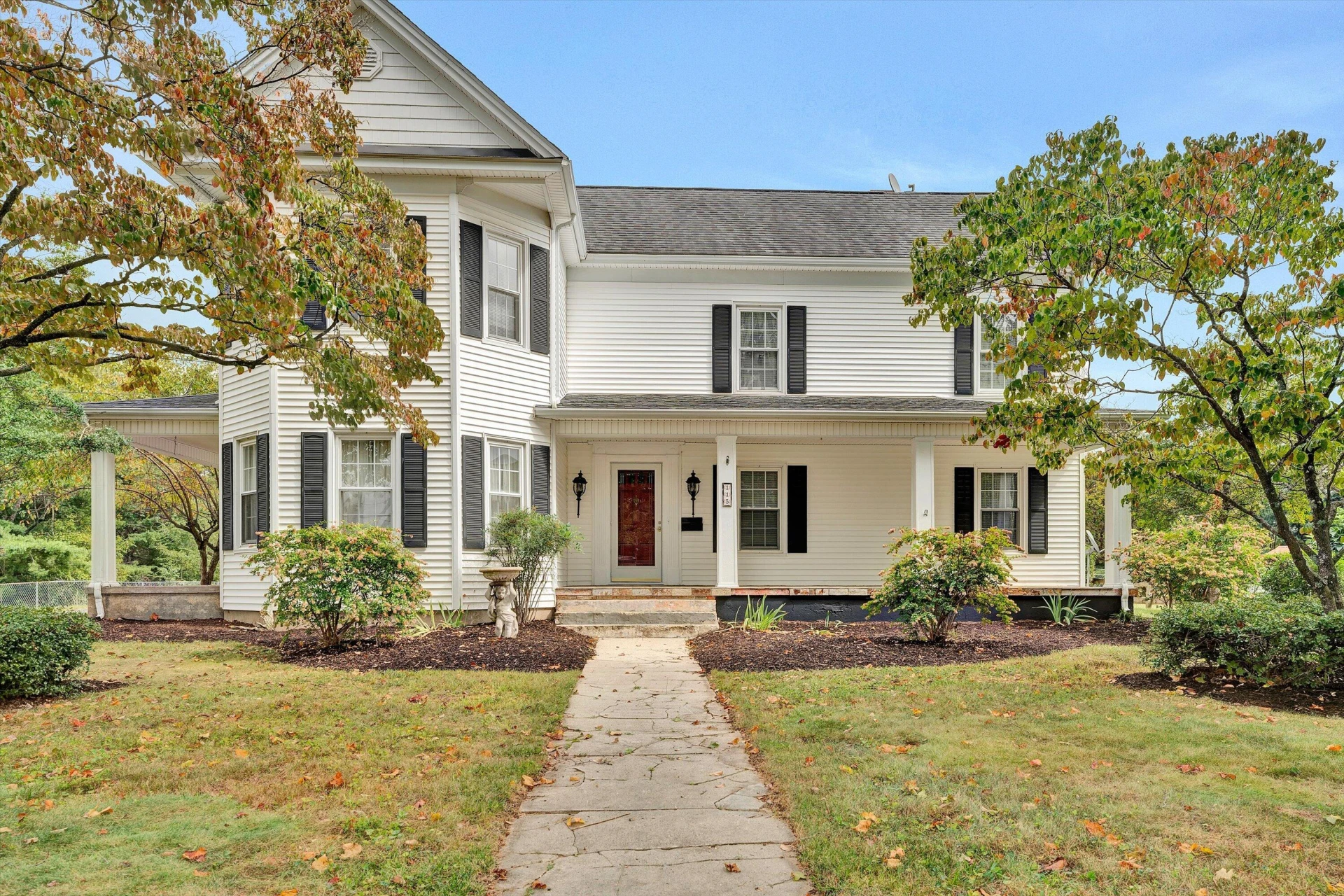 115 Lester ST NE - Photo 2