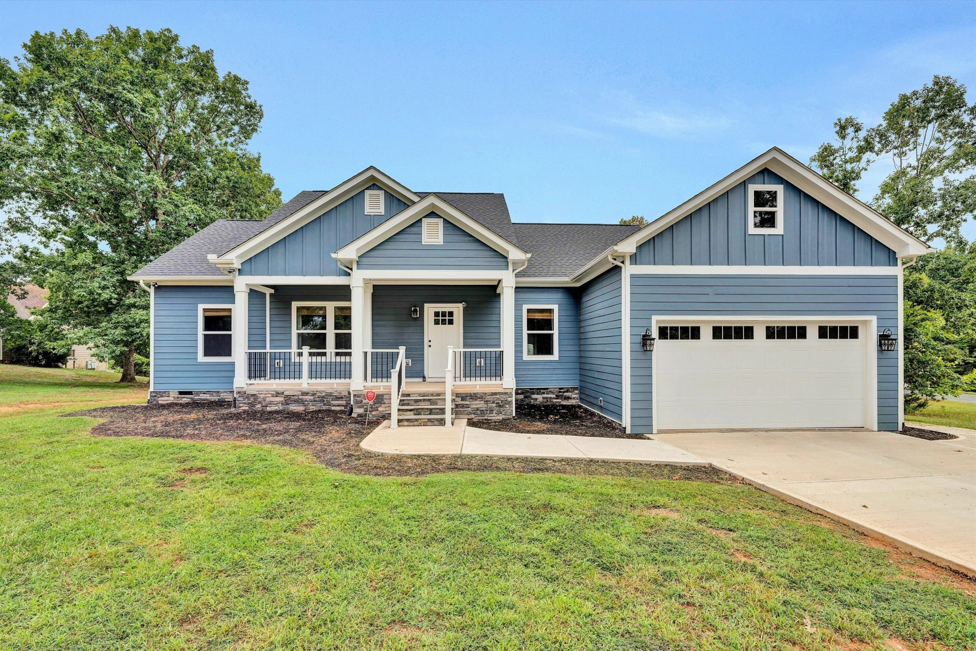 206 Spyglass LN
