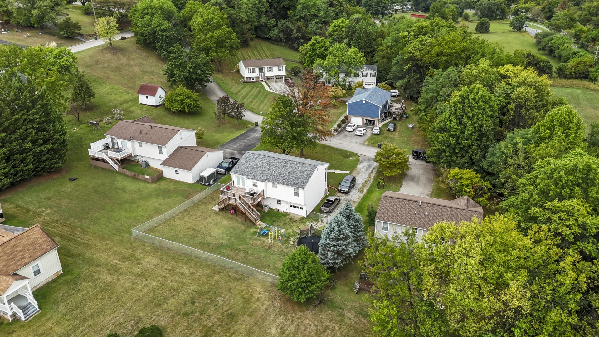 1210 Foxhill DR - Photo 3