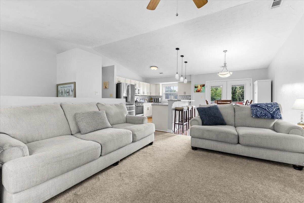 1210 Foxhill DR - Photo 4