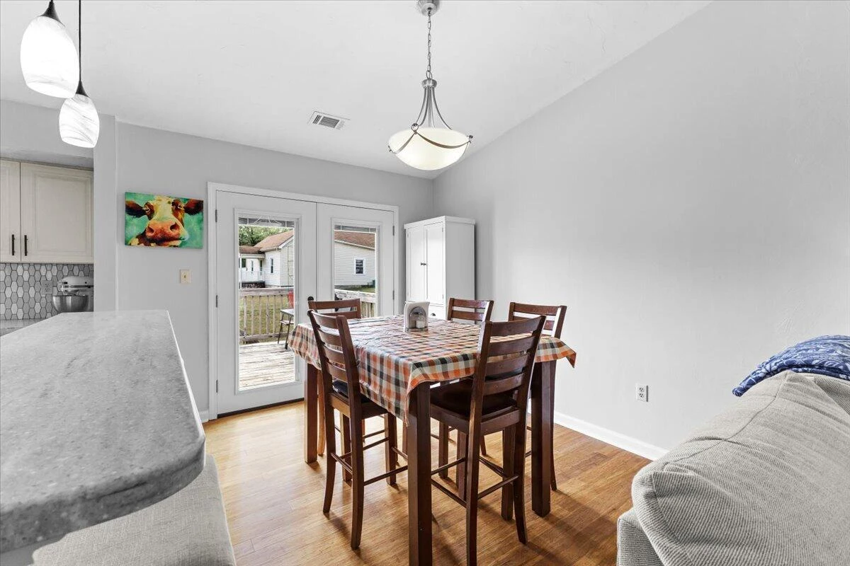 1210 Foxhill DR - Photo 5