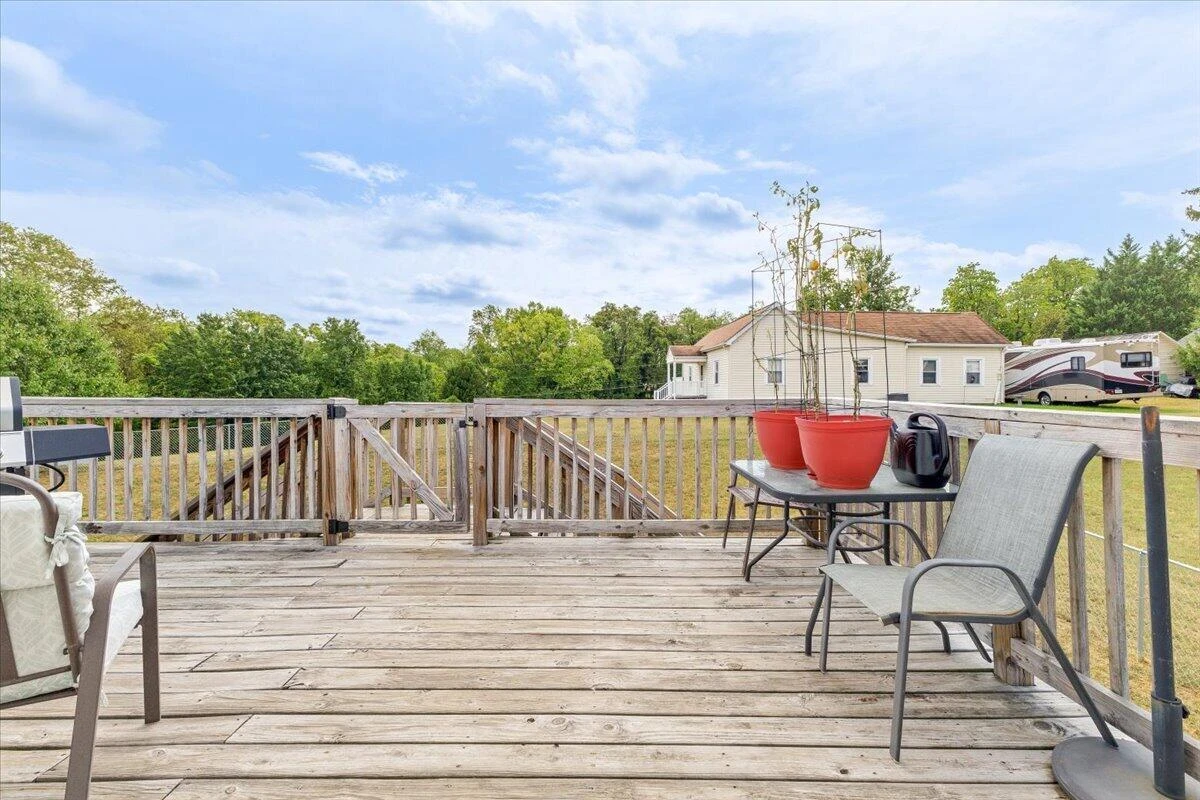 1210 Foxhill DR - Photo 10